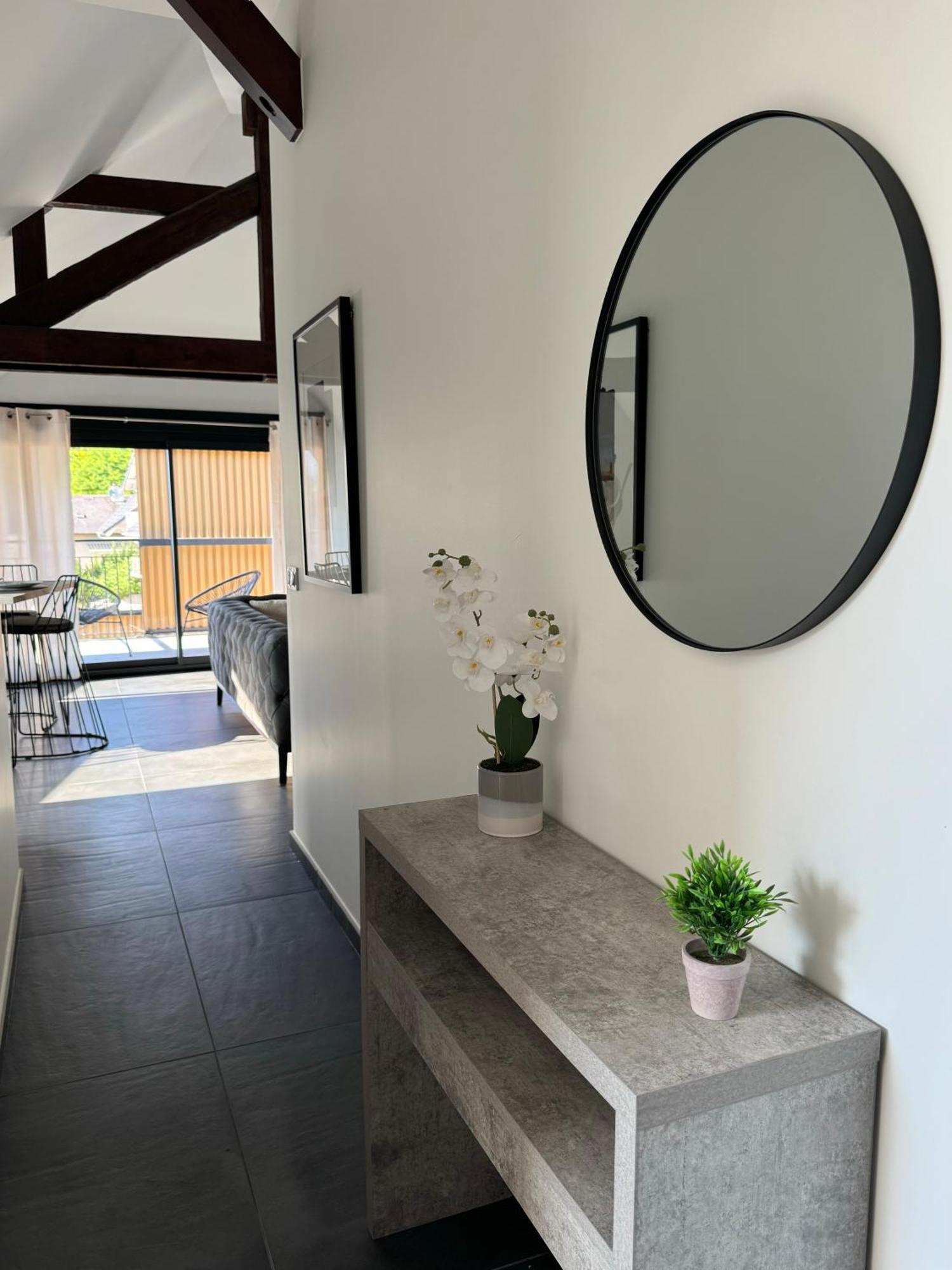 Magnifique Appartement Vue Lac - 5 Personnes Voglans Esterno foto